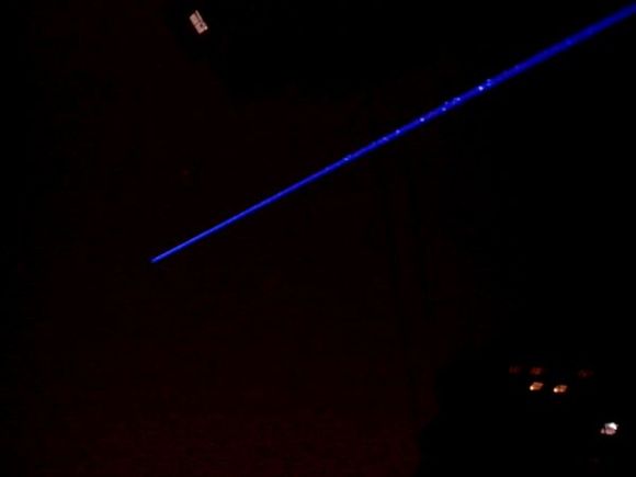 laser puissant brulant