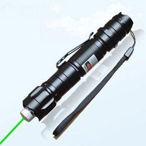 Lampe torche LED et pointeur laser vert 200mW chez