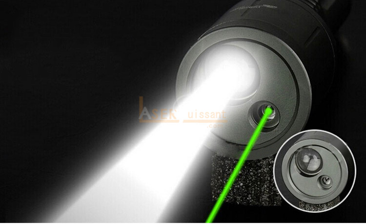 LED Torche Électrique - Pointeur Laser Isolé Sur Fond Blanc Banque